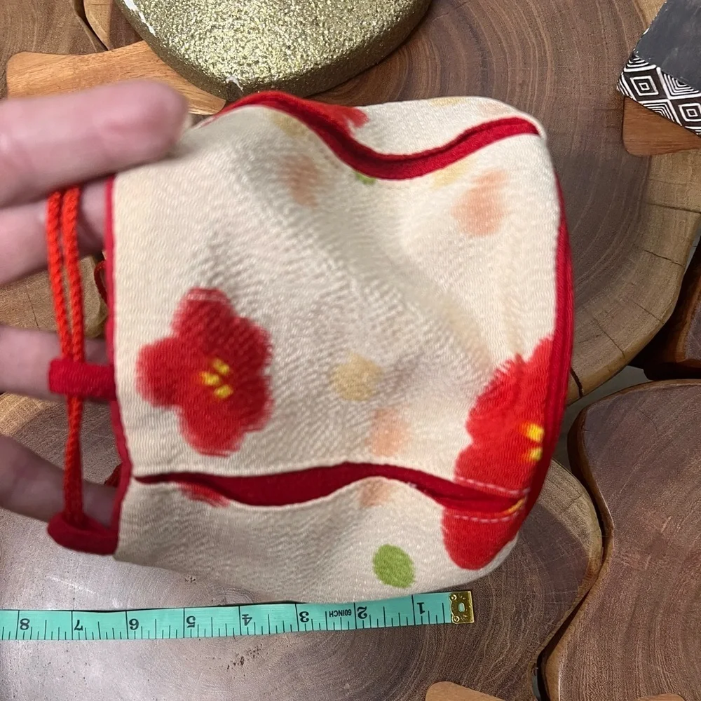 Adorable, Asian inspired, cream and red, wristlet, cinched, pouch purse.